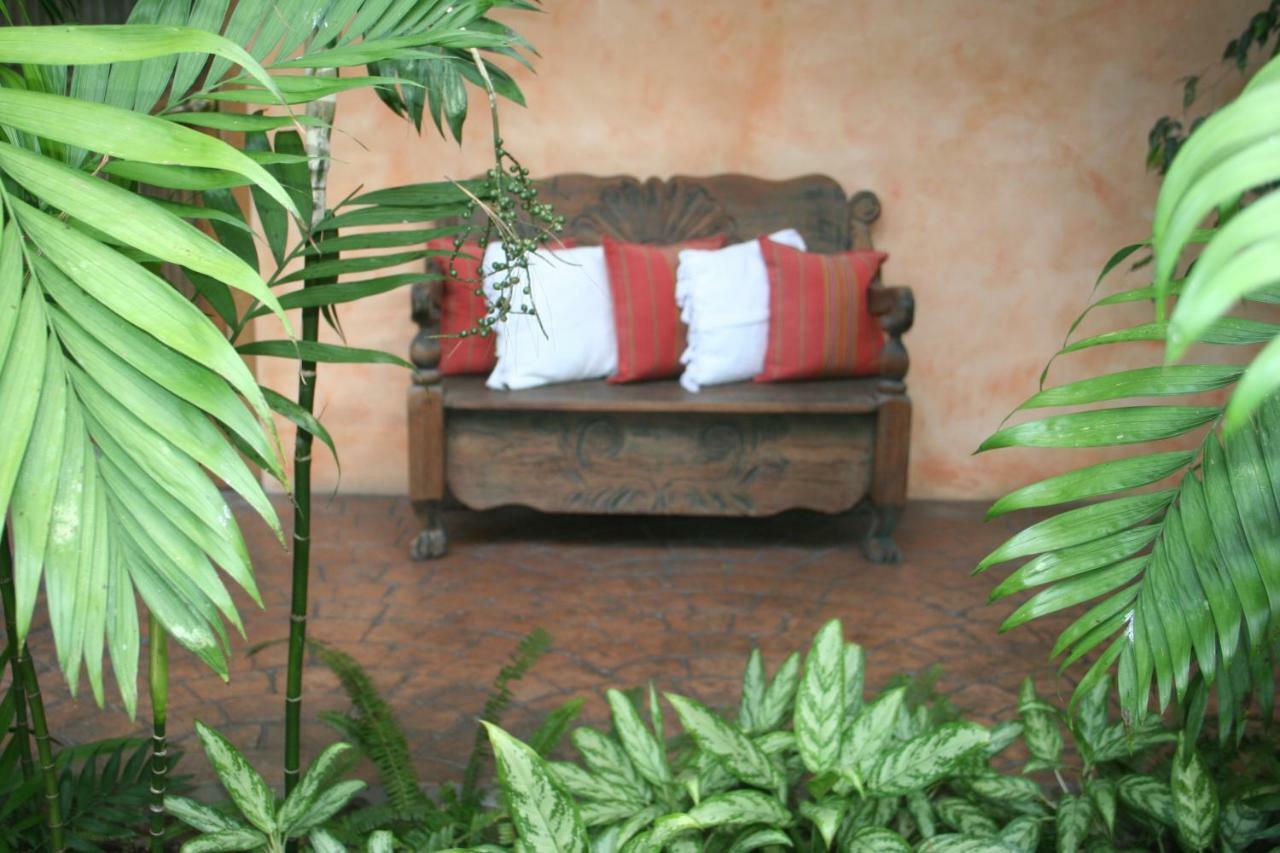 Hotel Ciudad Vieja Guatemala Dış mekan fotoğraf